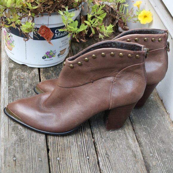 B Markowsky Mocha Brown Curved Stud Edge Pointed Brass Trim Toe Ankle Booties - Picture 3 of 9